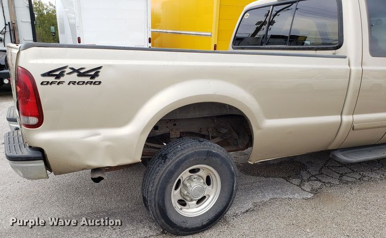 image for item DH2854 2001 Ford F250 Super Duty SuperCab pickup truck