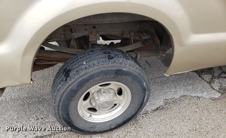 image for item DH2854 2001 Ford F250 Super Duty SuperCab pickup truck