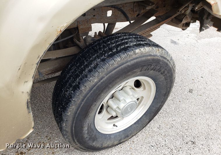 image for item DH2854 2001 Ford F250 Super Duty SuperCab pickup truck