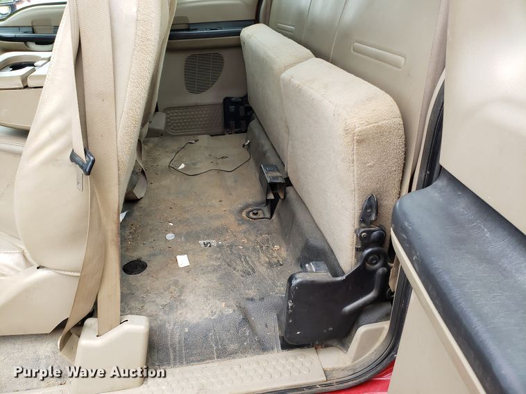 image for item DH2855 2006 Ford F350 Super Duty SuperCab flatbed pickup truck