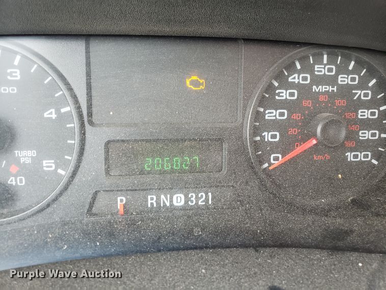 image for item DH2855 2006 Ford F350 Super Duty SuperCab flatbed pickup truck