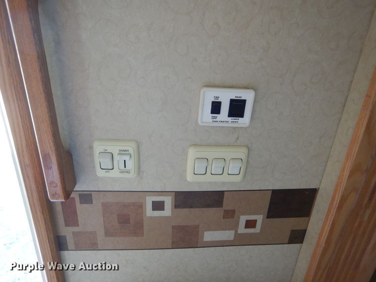 image for item DH3562 2006 Carriage Carri-Lite camper