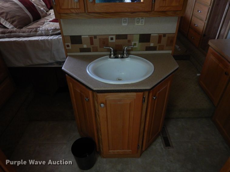 image for item DH3562 2006 Carriage Carri-Lite camper