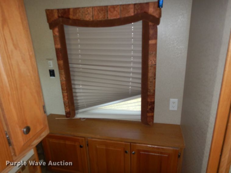 image for item DH3562 2006 Carriage Carri-Lite camper