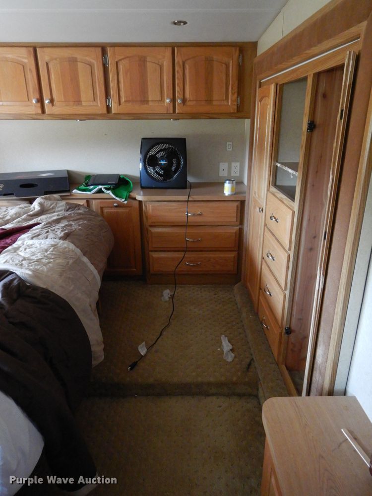 image for item DH3562 2006 Carriage Carri-Lite camper