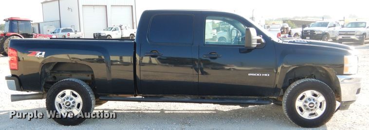 image for item DH3564 2011 Chevrolet Silverado 2500HD Crew Cab pickup truck