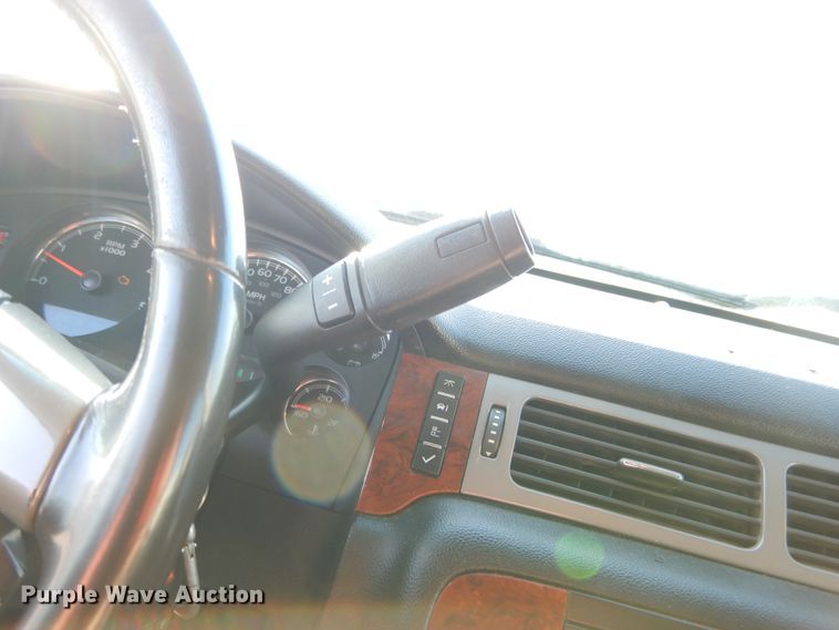 image for item DH3564 2011 Chevrolet Silverado 2500HD Crew Cab pickup truck