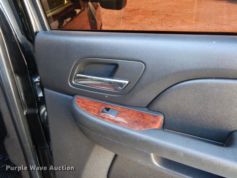 image for item DH3564 2011 Chevrolet Silverado 2500HD Crew Cab pickup truck