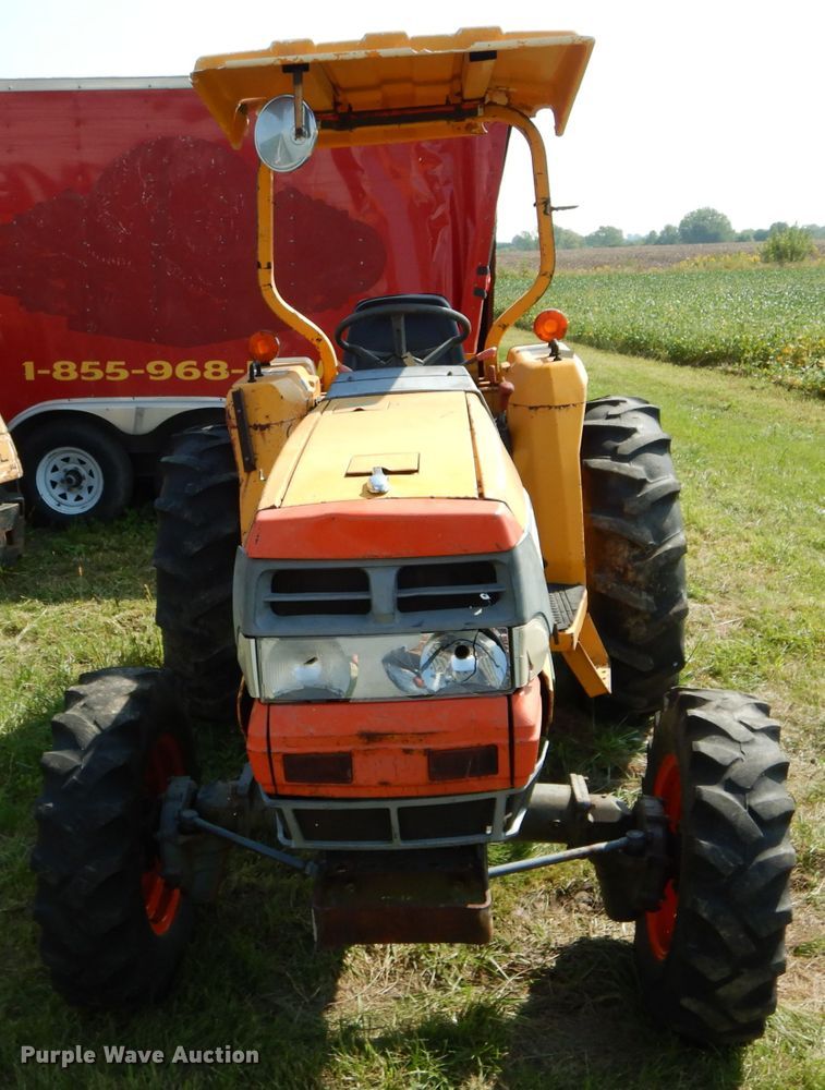 image for item DH6132 Kubota L3300 MFWD tractor