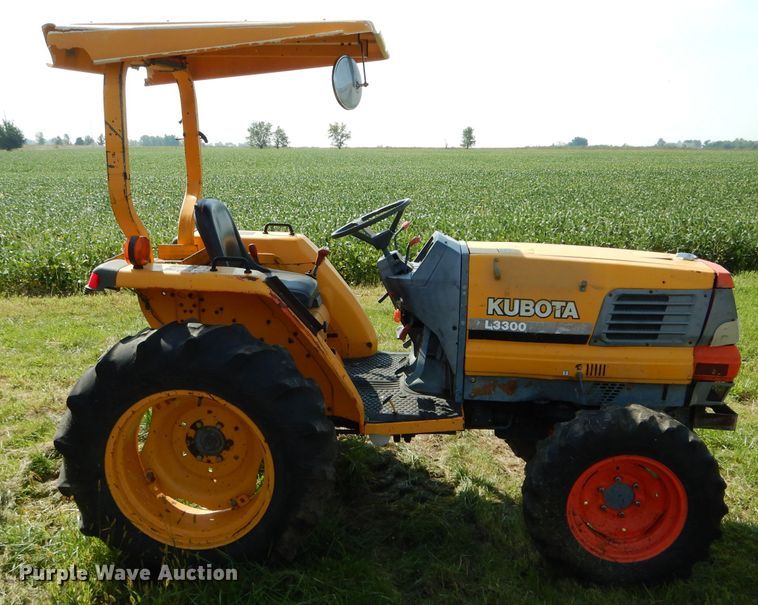 image for item DH6132 Kubota L3300 MFWD tractor