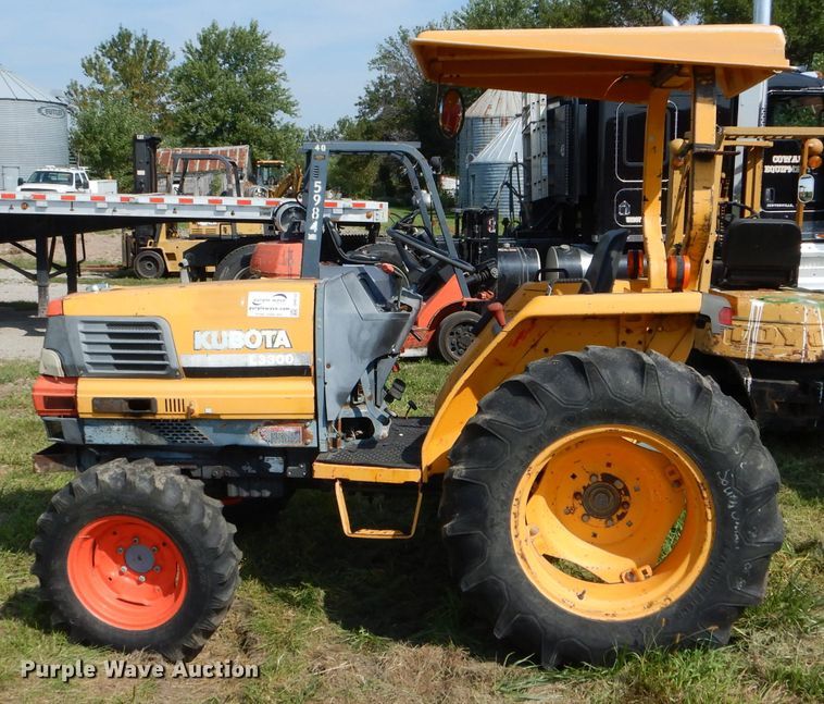 image for item DH6132 Kubota L3300 MFWD tractor