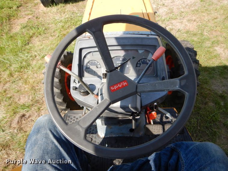 image for item DH6132 Kubota L3300 MFWD tractor