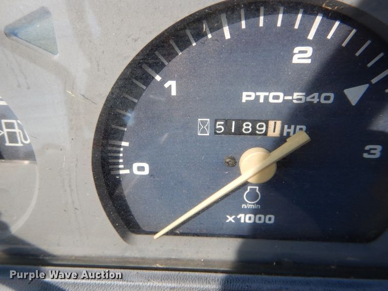 image for item DH6132 Kubota L3300 MFWD tractor