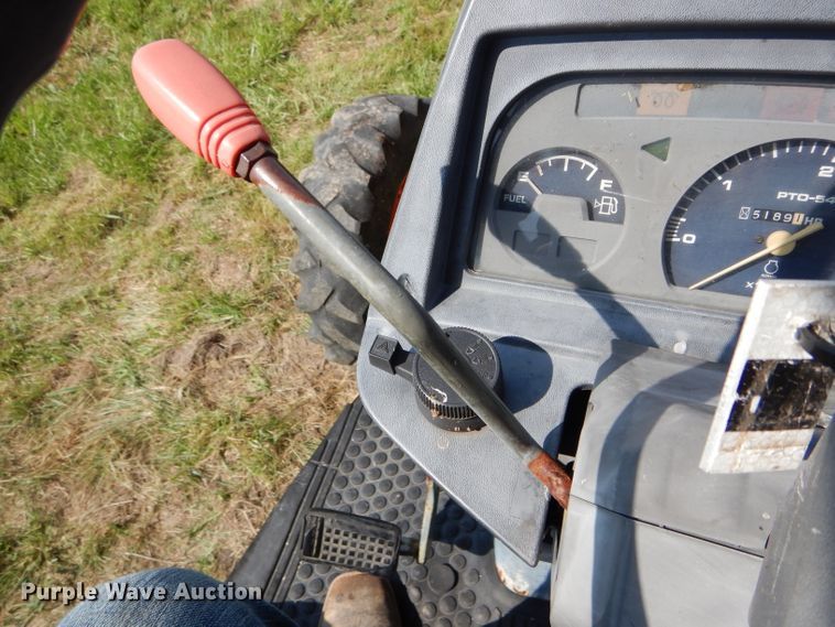 image for item DH6132 Kubota L3300 MFWD tractor