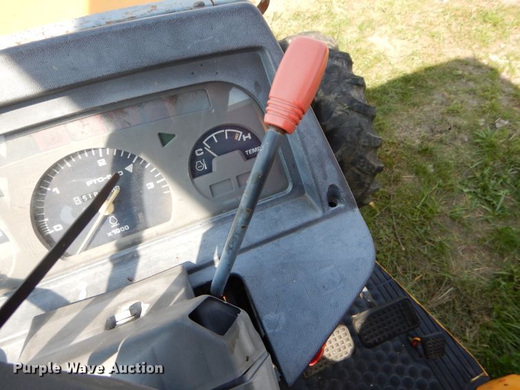 image for item DH6132 Kubota L3300 MFWD tractor