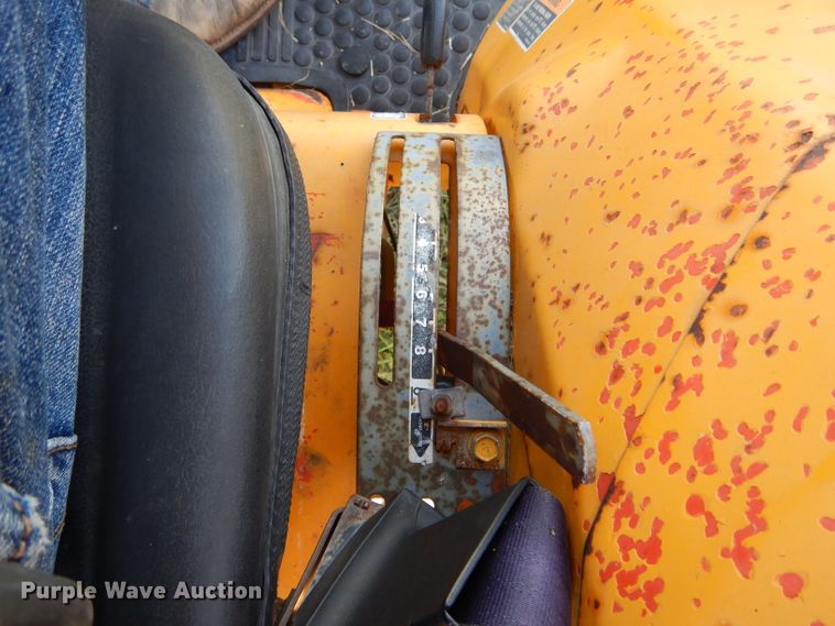 image for item DH6132 Kubota L3300 MFWD tractor