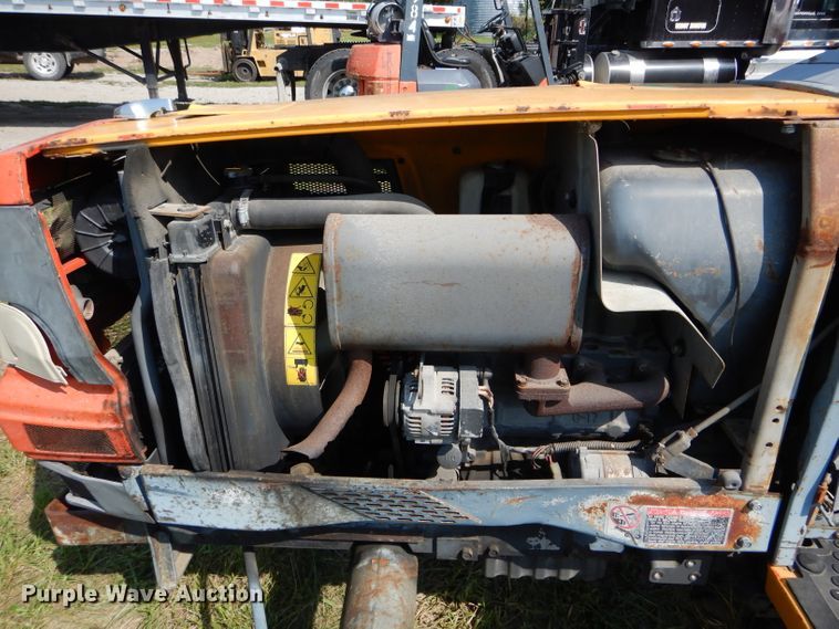 image for item DH6132 Kubota L3300 MFWD tractor