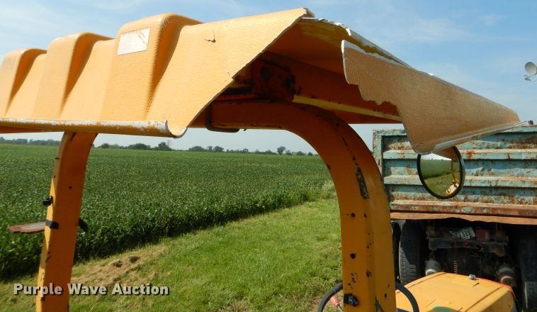 image for item DH6132 Kubota L3300 MFWD tractor