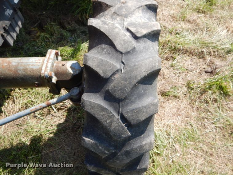 image for item DH6132 Kubota L3300 MFWD tractor