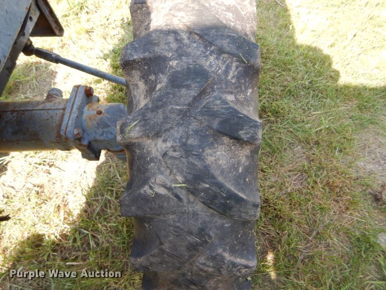 image for item DH6132 Kubota L3300 MFWD tractor