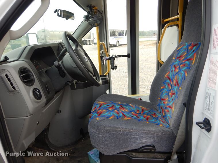 image for item DH6143 2017 Ford Econoline E450 shuttle bus