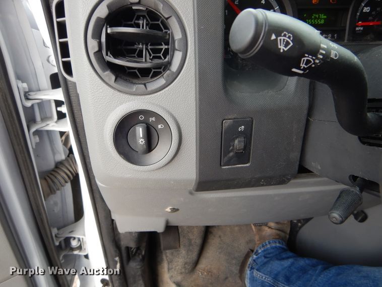 image for item DH6143 2017 Ford Econoline E450 shuttle bus