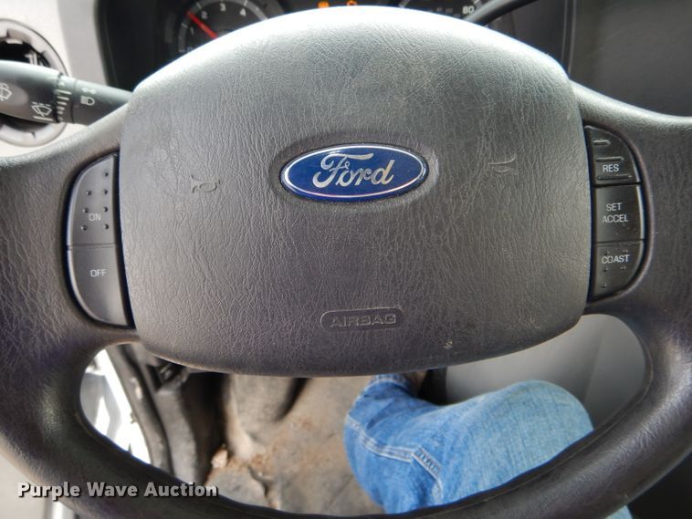 image for item DH6143 2017 Ford Econoline E450 shuttle bus