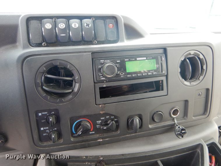 image for item DH6143 2017 Ford Econoline E450 shuttle bus