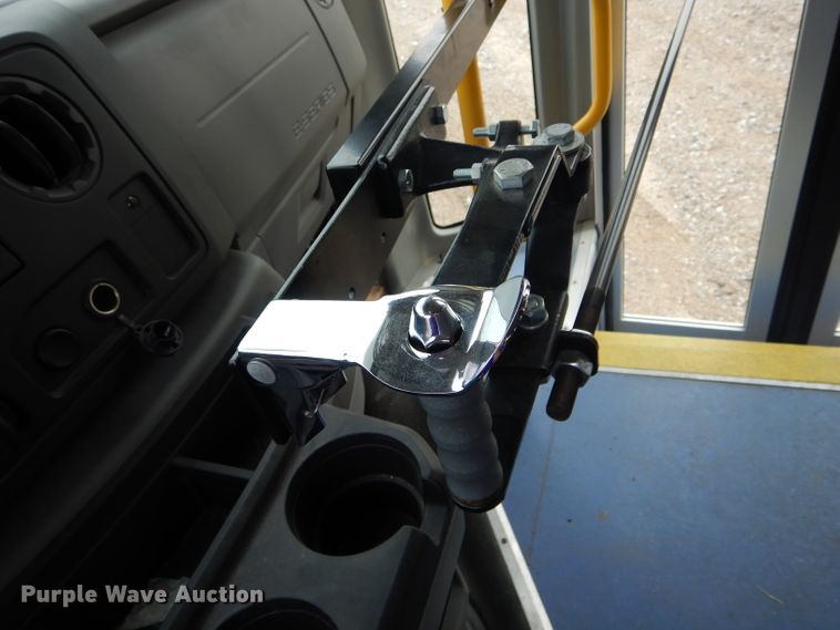 image for item DH6143 2017 Ford Econoline E450 shuttle bus