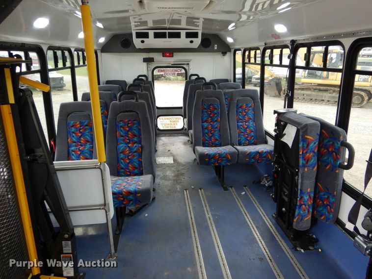 image for item DH6143 2017 Ford Econoline E450 shuttle bus