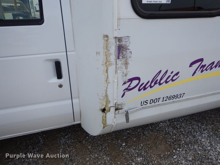 image for item DH6143 2017 Ford Econoline E450 shuttle bus