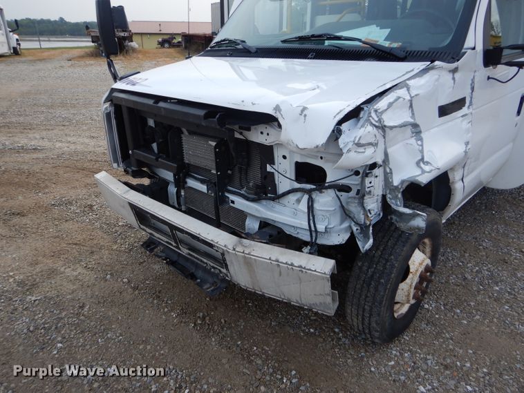 image for item DH6143 2017 Ford Econoline E450 shuttle bus