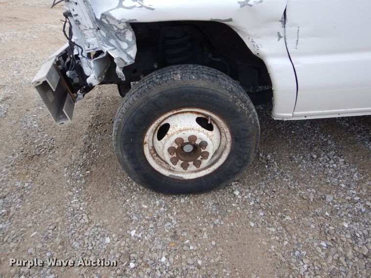 image for item DH6143 2017 Ford Econoline E450 shuttle bus