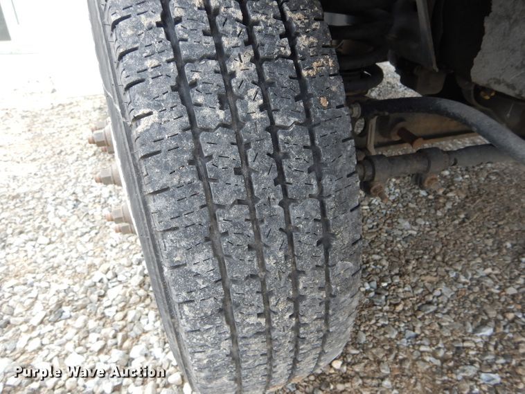 image for item DH6143 2017 Ford Econoline E450 shuttle bus