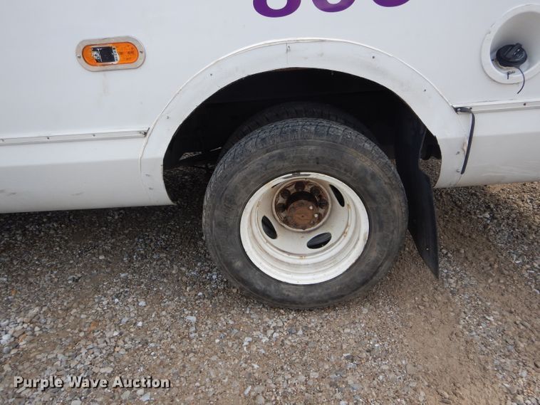 image for item DH6143 2017 Ford Econoline E450 shuttle bus