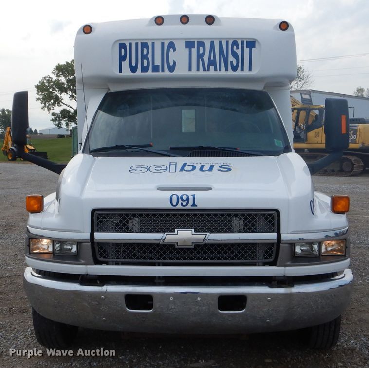 image for item DH6144 2009 Chevrolet C5500 shuttle bus