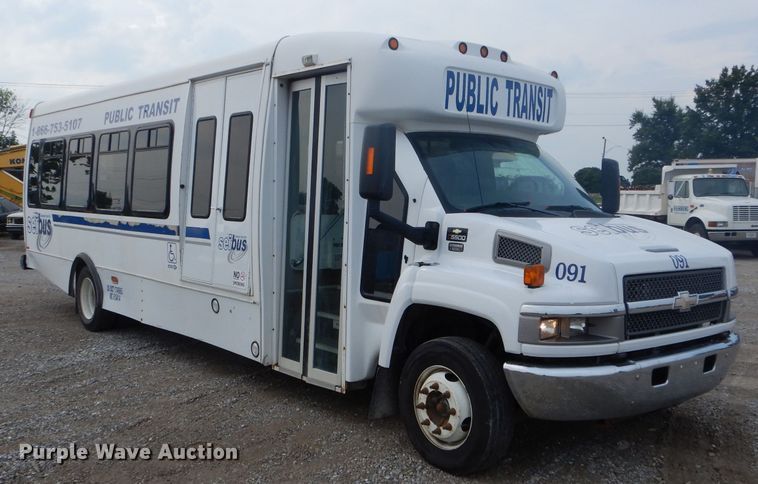 image for item DH6144 2009 Chevrolet C5500 shuttle bus