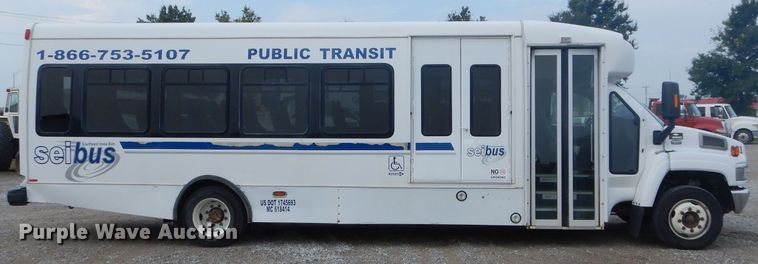 image for item DH6144 2009 Chevrolet C5500 shuttle bus