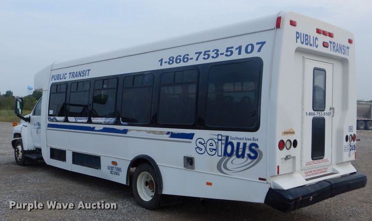 image for item DH6144 2009 Chevrolet C5500 shuttle bus