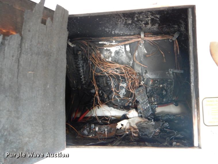 image for item DH6144 2009 Chevrolet C5500 shuttle bus