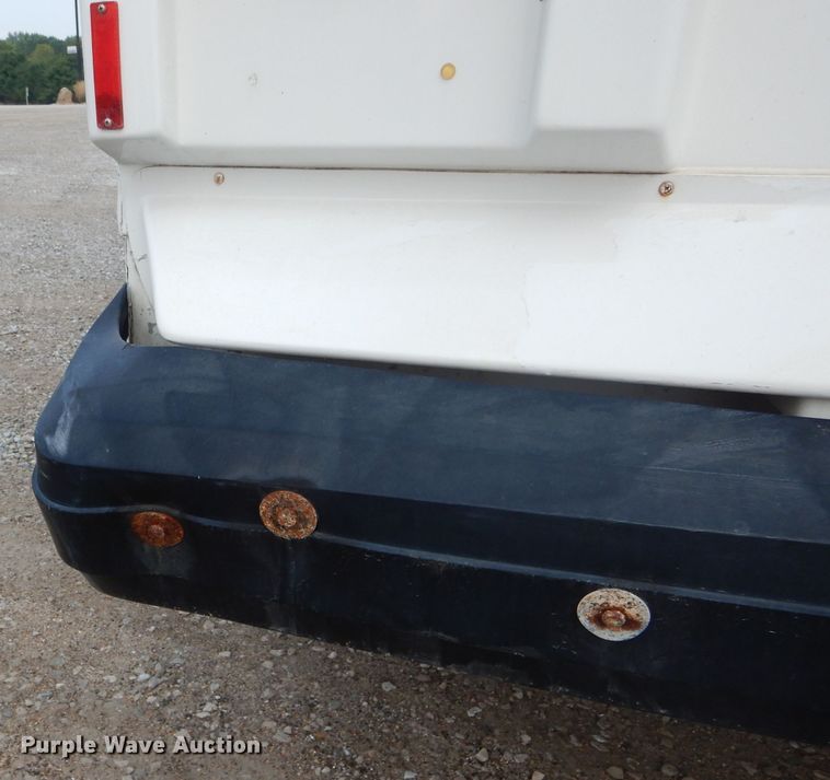 image for item DH6144 2009 Chevrolet C5500 shuttle bus