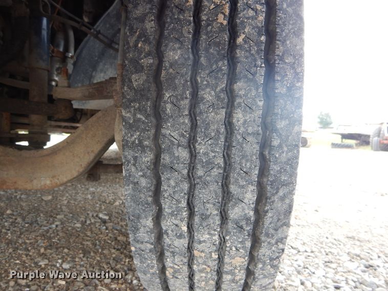 image for item DH6144 2009 Chevrolet C5500 shuttle bus