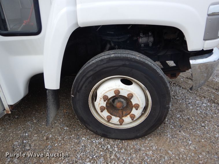 image for item DH6144 2009 Chevrolet C5500 shuttle bus