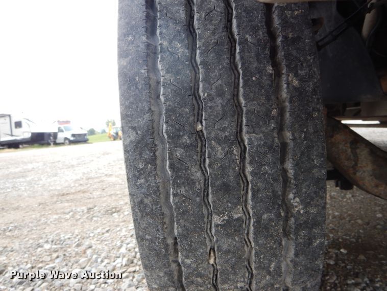 image for item DH6144 2009 Chevrolet C5500 shuttle bus