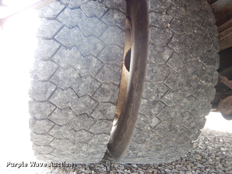 image for item DH6144 2009 Chevrolet C5500 shuttle bus