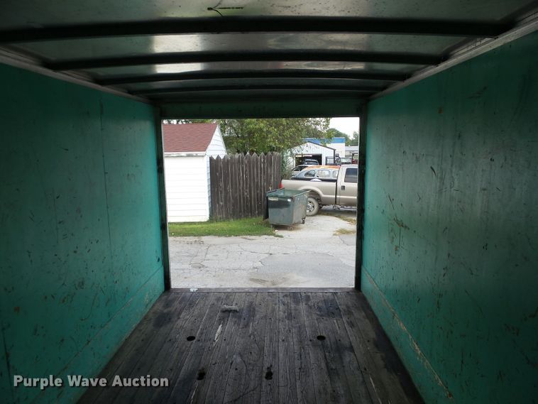 image for item EM9833 2003 GMC Savana G3500 box truck