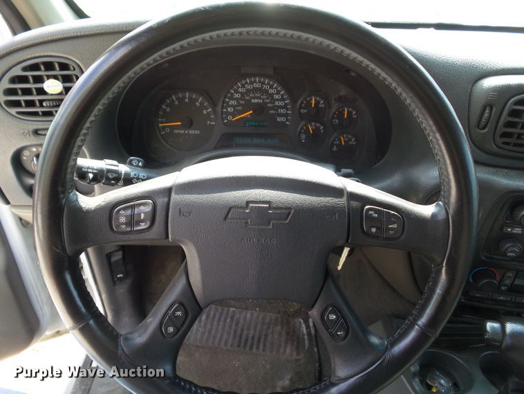 image for item EM9837 2003 Chevrolet TrailBlazer EXT SUV