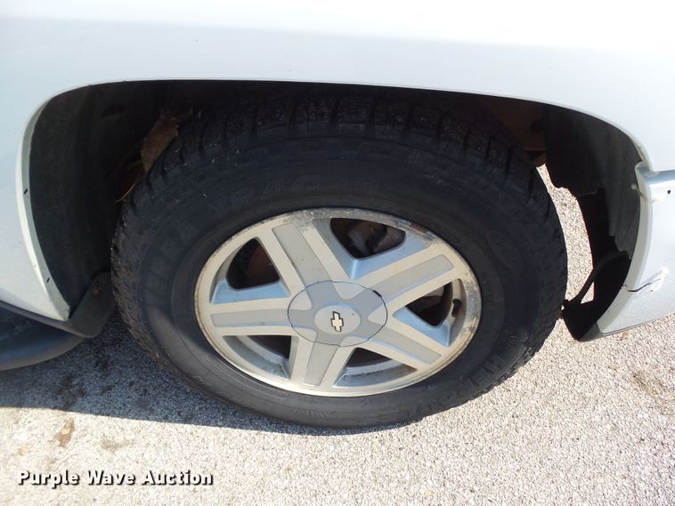 image for item EM9837 2003 Chevrolet TrailBlazer EXT SUV