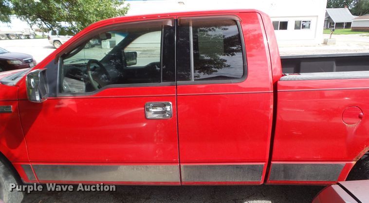 image for item EM9845 2004 Ford F150 SuperCab pickup truck