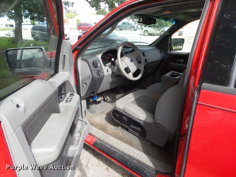 image for item EM9845 2004 Ford F150 SuperCab pickup truck